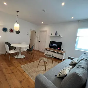 Peaceful 1br With Shared Terrace At The Nook Gibraltar